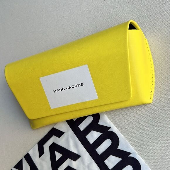 Marc Jacobs Vibrant Yellow Sunglasses Case with Geometric Cleaning cloth - Picture 9 of 11
